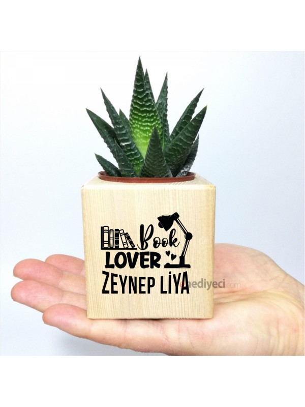 Kişiye Özel Ahşap Book Lover Küp Saksı Ve Haworthia&hellip;