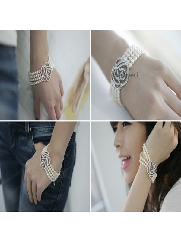 Zirkon Crystal Taşlı Gül Modelli Bileklik Ve Küpe&hellip;